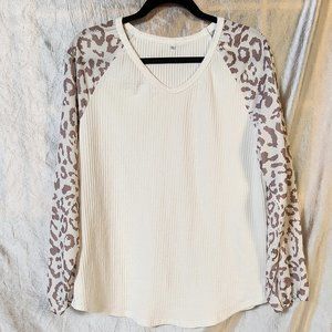 New Condition White Thermal & Sheer Nude Cheetah Print Sleeve Blouse Size XL